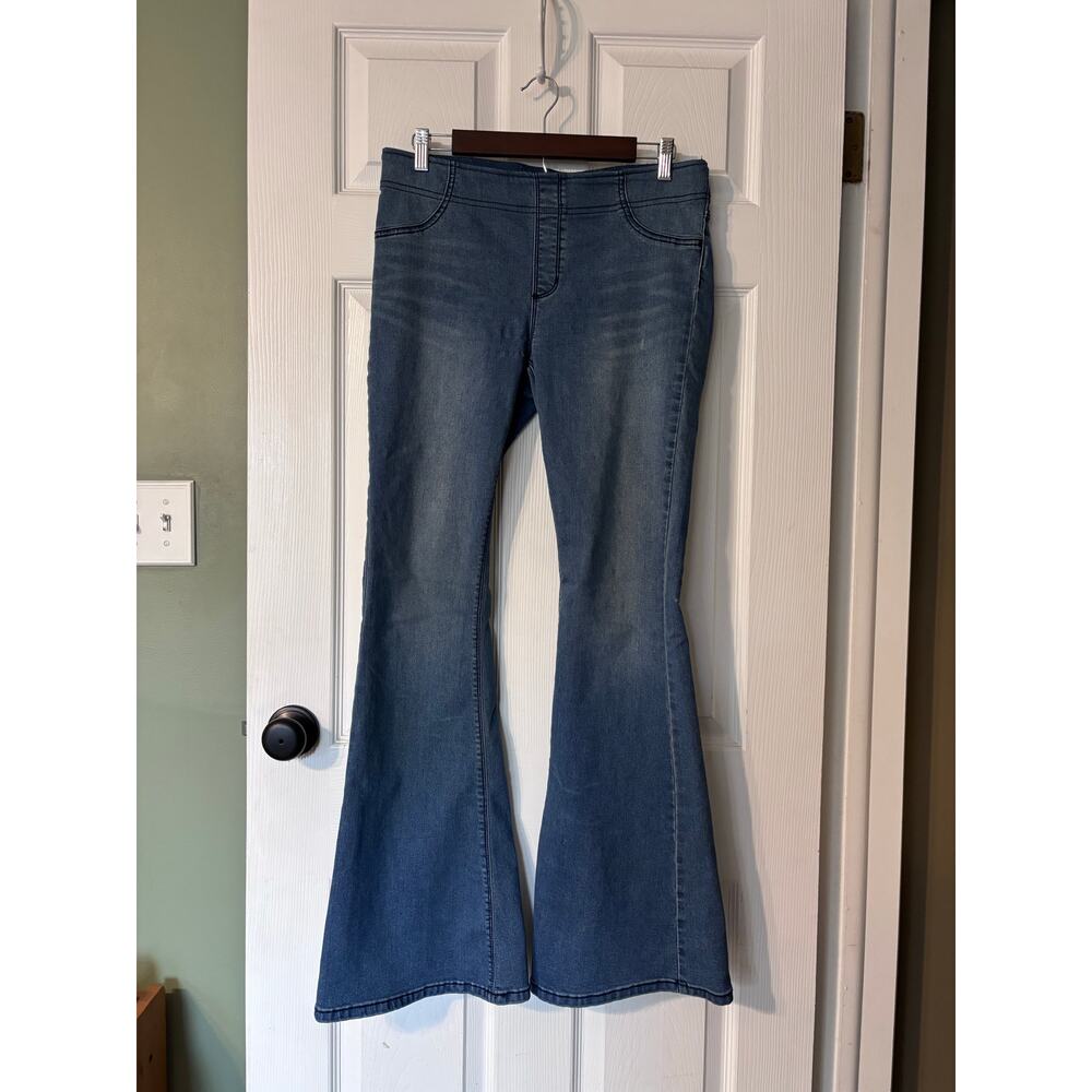 Free People Jeans / Jeggings Women's Size 30 Flare Leg Bellbottom Elastic Waist